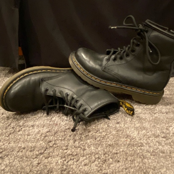 Doc Martens Girl Black Zip up Lace Combat Boots Size 1 Condition - Picture 2 of 8